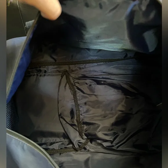 Herschel Supply Co. Novel Duffel Studio Navy Blue EUC - Picture 9 of 12